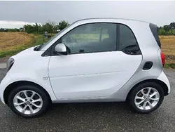 Weiß Gebraucht 2016 Smart ForTwo Coupé Passion Kleinwagen | 7.850 € (Fairer Preis)