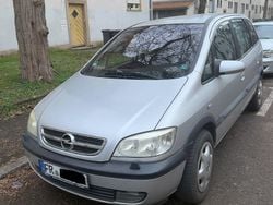 Grau Gebraucht 2003 Opel Zafira Van / Kleinbus | 1.100 € (Guter Preis)