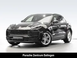 Tiefschwarzmetallic Gebraucht 2023 Porsche Macan SUV | 73.950 € (Fairer Preis)