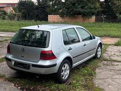 Silber Gebraucht 2001 VW Golf IV Edition Kleinwagen | 1.990 € (Fairer Preis)