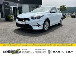 Carraraweiß Gebraucht 2024 Kia Ceed Vision Limousine | 22.790 € (Fairer Preis)