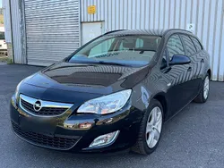Schwarz Gebraucht 2011 Opel Astra Selection Kombi | 3.200 € (Etwas zu teuer)