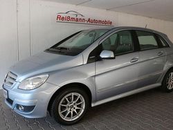 Blau Gebraucht 2010 Mercedes B180 Van / Kleinbus | 7.590 € (Fairer Preis)
