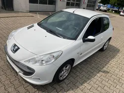 Weiß Gebraucht 2012 Peugeot 206+ Kleinwagen | 3.390 €