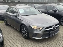 Grau Gebraucht 2019 Mercedes A180 Kleinwagen | 18.500 € (Guter Preis)