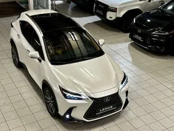 Titaniumweiss mica 085 Neu 2025 Lexus NX350h Luxury Line SUV | 61.795 € (Etwas zu teuer)