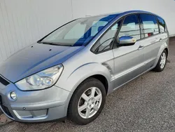 Grau Gebraucht 2008 Ford S-MAX Trend Van / Kleinbus | 3.550 € (Fairer Preis)