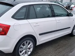Weiß Gebraucht 2013 Skoda Rapid Kombi | 8.500 € (Fairer Preis)