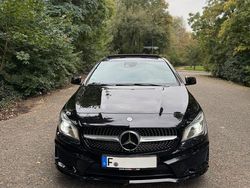 Schwarz Gebraucht 2015 Mercedes CLA200 Shooting Brake AMG line Kombi | 15.890 € (Etwas zu teuer)