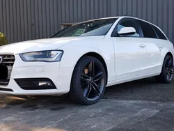 Weiß metallic Gebraucht 2012 Audi A4 Kombi | 21.000 €