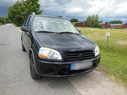 Schwarz Gebraucht 2001 Suzuki Ignis Kleinwagen | 2.000 € (Fairer Preis)