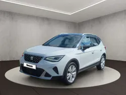 Nevada weiß metallic/magnetic grau metallic Gebraucht 2023 Seat Arona Xperience SUV | 19.450 € (Guter Preis)