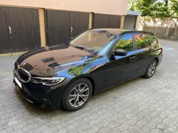 Schwarz Gebraucht 2022 BMW 320 Advantage Kombi | 29.200 € (Guter Preis)