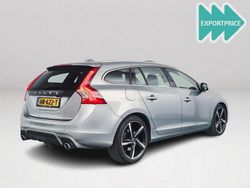 Grau Gebraucht 2015 Volvo V60 Summum Kombi | 7.900 € (Guter Preis)