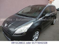 Grau Gebraucht 2012 Peugeot 5008 Family Van / Kleinbus | 7.500 € (Teuer)