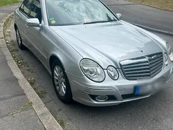 Grau Gebraucht 2007 Mercedes E200 Limousine | 9.500 € (Teuer)