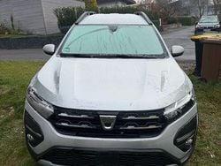 Grau Gebraucht 2022 Dacia Jogger Comfort Van / Kleinbus | 15.500 € (Guter Preis)