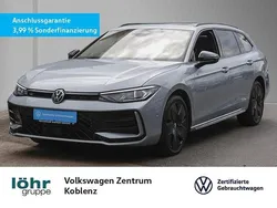 Oyster silver metallic Gebraucht 2024 VW Passat R-line Kombi | 45.980 € (Superpreis)