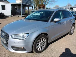 Silber Gebraucht 2014 Audi A3 Sportback Attraction Limousine | 7.795 € (Fairer Preis)