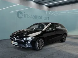 Schwarz Gebraucht 2021 Mercedes CLA200 Shooting Brake Progressive Kombi | 24.850 € (Fairer Preis)