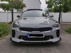 Grau Gebraucht 2017 Kia Stinger Kleinwagen | 28.000 € (Teuer)