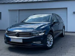 Blau Gebraucht 2023 VW Passat Business Kombi | 24.990 € (Guter Preis)