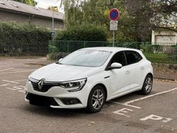 Weiß Gebraucht 2018 Renault Mégane IV LIMITED Limousine | 6.900 € (Teuer)