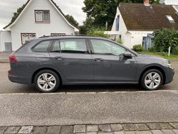 Gebraucht 2022 VW Golf VIII Life Kombi | 20.999 € (Fairer Preis)