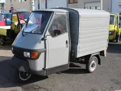Grau Gebraucht 2022 Piaggio APE SUV | 8.790 €