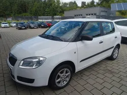 Weiß Gebraucht 2009 Skoda Fabia Ambiente Limousine | 2.190 € (Fairer Preis)