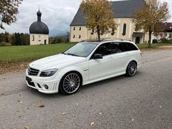 Weiß Gebraucht 2010 Mercedes C63 AMG AMG Kombi | 43.500 € (Teuer)