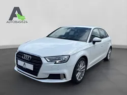 Ibisweiß Gebraucht 2018 Audi A3 Sportback Sport Limousine | 16.500 € (Fairer Preis)