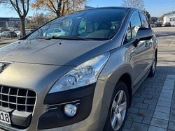 Grau Gebraucht 2009 Peugeot 3008 Premium Limousine | 4.800 € (Teuer)