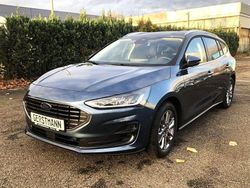 Blau Neu 2025 Ford Focus Titanium Limousine | 29.980 € (Teuer)