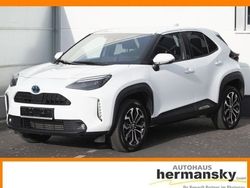 Weiß Gebraucht 2023 Toyota Yaris Cross Team SUV | 24.990 € (Fairer Preis)