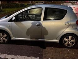 Blau Gebraucht 2005 Toyota Aygo Kleinwagen | 1.300 € (Guter Preis)