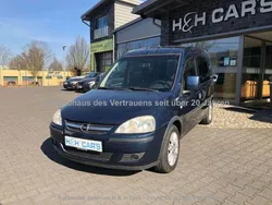 Blau Gebraucht 2011 Opel Combo Van / Kleinbus | 3.990 € (Teuer)