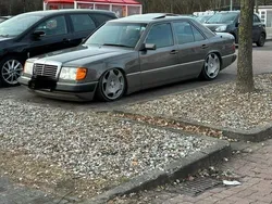 Grau Gebraucht 1993 Mercedes E220 Limousine | 9.000 €