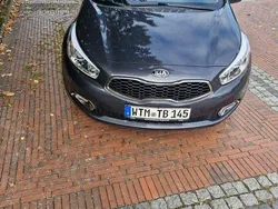 Grau Gebraucht 2014 Kia Ceed Sportswagon FIFA World Cup Edition Kombi | 4.800 € (Guter Preis)