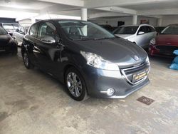 Grau Gebraucht 2014 Peugeot 208 Active Kleinwagen | 6.950 € (Fairer Preis)