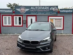 Grau Gebraucht 2015 BMW 218 Active Tourer Basis Van / Kleinbus | 9.100 € (Fairer Preis)