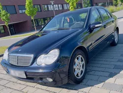 Andere außenfarben Gebraucht 2004 Mercedes C180 Limousine | 2.350 €