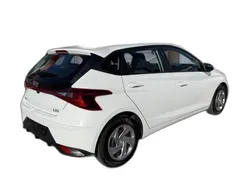 Metallic Gebraucht 2020 Hyundai i20 Essential | 17.200 € (Etwas zu teuer)