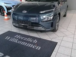 Teal blue / phantom black (blau) Gebraucht 2023 Hyundai Kona Trend SUV | 36.790 €