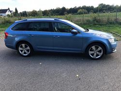 Blau Gebraucht 2014 Skoda Octavia Elegance Kombi | 7.900 €