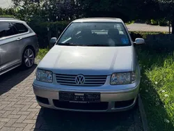 Silber Gebraucht 2000 VW Polo Edition Limousine | 1.000 € (Guter Preis)