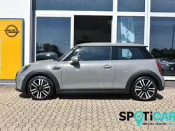 Grau Gebraucht 2021 Mini ONE Classic Kleinwagen | 17.650 € (Fairer Preis)