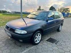 Blau Gebraucht 1997 Opel Astra Kombi | 1.390 € (Guter Preis)
