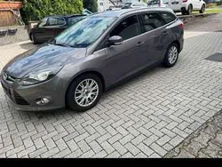 Braun Gebraucht 2011 Ford Focus Titanium Kombi | 3.399 € (Superpreis)