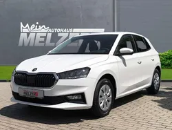Weiß Gebraucht 2024 Skoda Fabia Essence Limousine | 16.580 € (Superpreis)